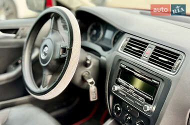 Седан Volkswagen Jetta 2014 в 