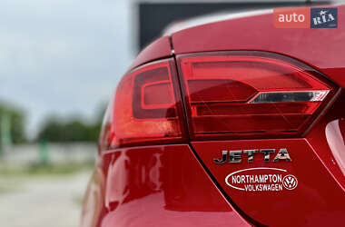 Седан Volkswagen Jetta 2014 в 