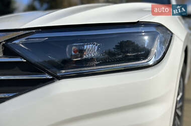 Седан Volkswagen Jetta 2021 в 