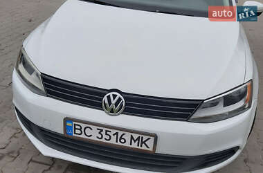 Седан Volkswagen Jetta 2014 в Львові