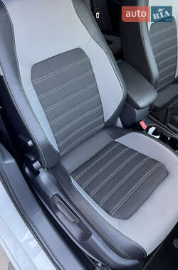 Седан Volkswagen Jetta 2015 в 