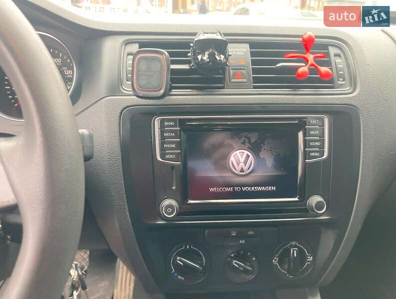 Седан Volkswagen Jetta 2016 в Киеве