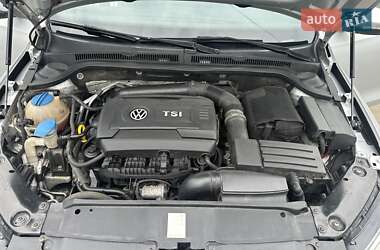 Седан Volkswagen Jetta 2013 в 