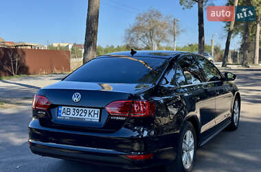 Седан Volkswagen Jetta 2013 в 
