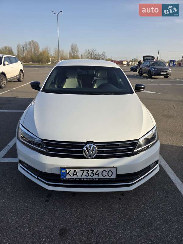 Седан Volkswagen Jetta 2016 в Києві