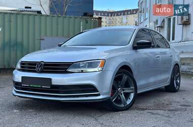 Седан Volkswagen Jetta 2015 в 