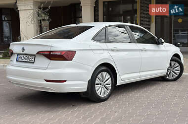 Седан Volkswagen Jetta 2019 в 