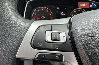 Седан Volkswagen Jetta 2019 в 