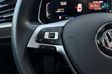 Седан Volkswagen Jetta 2018 в 