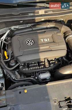 Седан Volkswagen Jetta 2013 в 