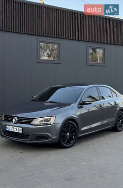 Седан Volkswagen Jetta 2013 в 