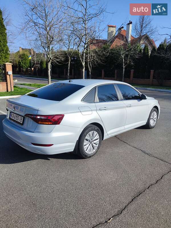 Седан Volkswagen Jetta 2018 в Києві