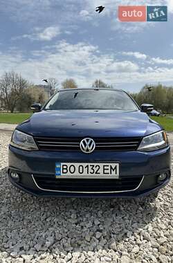 Седан Volkswagen Jetta 2013 в 