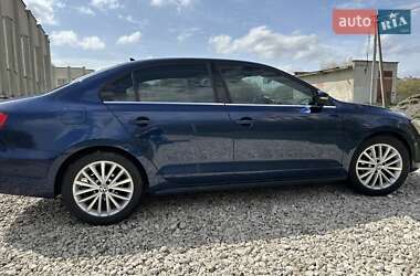 Седан Volkswagen Jetta 2013 в 