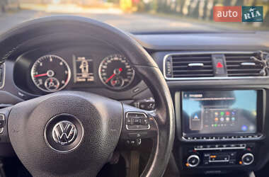 Седан Volkswagen Jetta 2013 в 