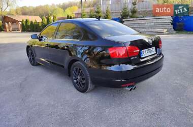 Седан Volkswagen Jetta 2011 в 