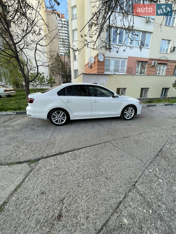 Седан Volkswagen Jetta 2015 в Одессе
