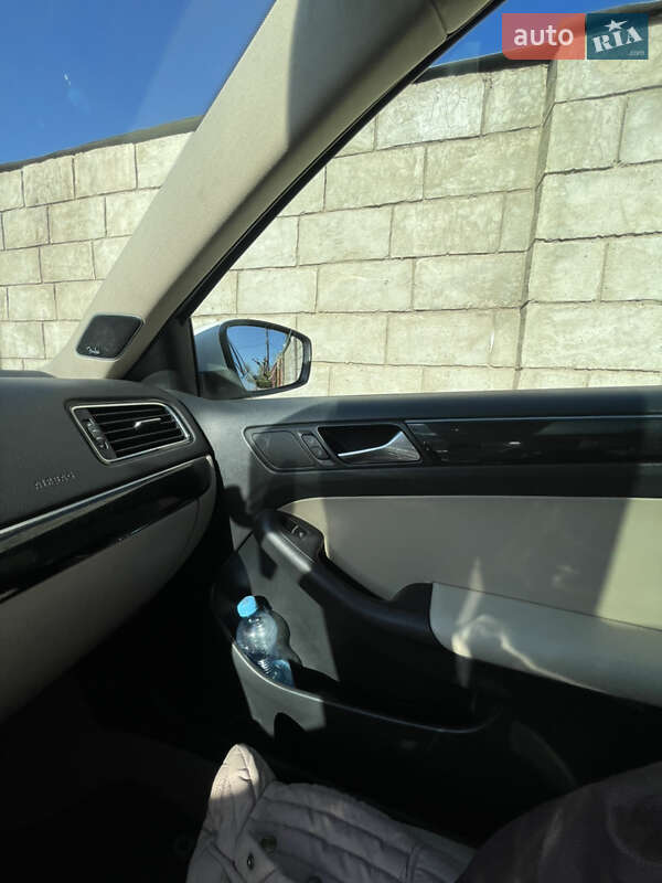 Седан Volkswagen Jetta 2015 в Одессе