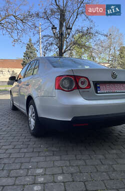 Седан Volkswagen Jetta 2006 в 
