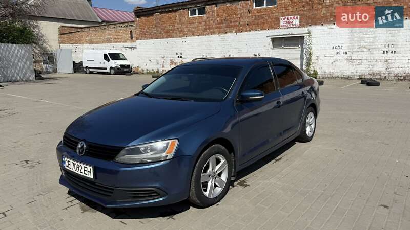 Седан Volkswagen Jetta 2014 в Черновцах