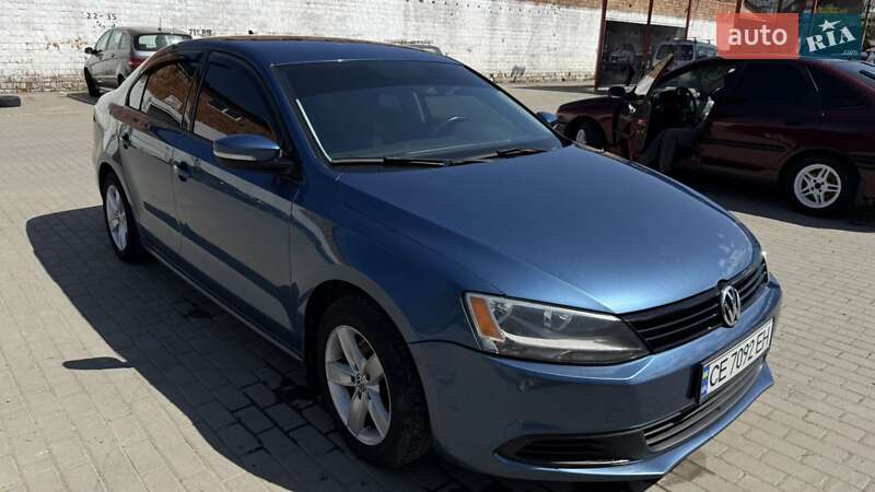Седан Volkswagen Jetta 2014 в Черновцах