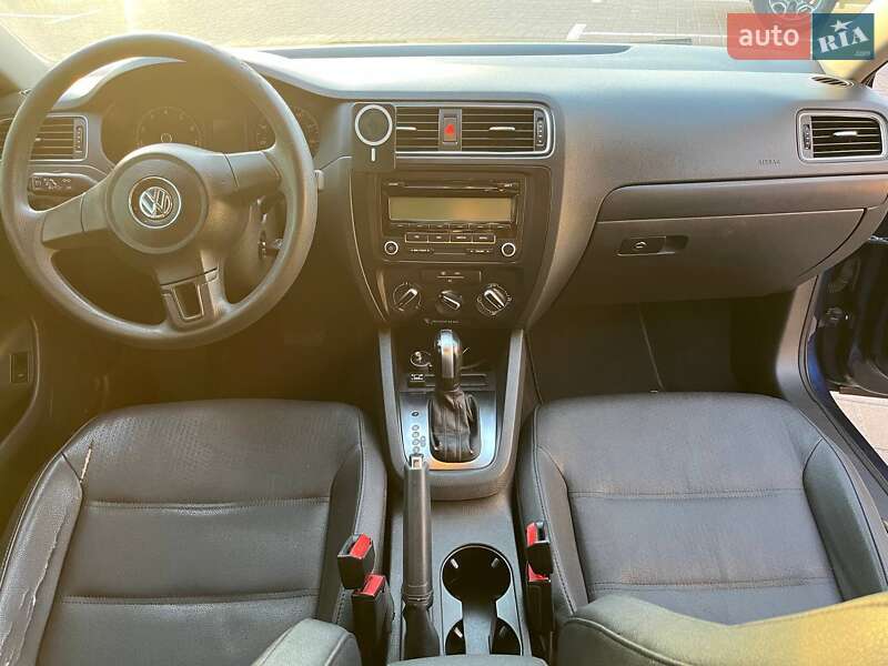 Седан Volkswagen Jetta 2010 в Киеве