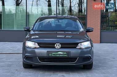 Седан Volkswagen Jetta 2012 в 