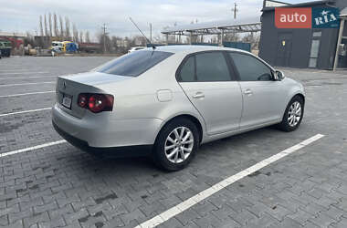 Седан Volkswagen Jetta 2010 в Николаеве