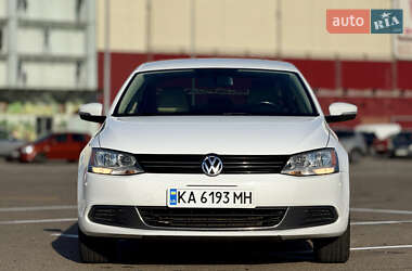 Седан Volkswagen Jetta 2014 в 