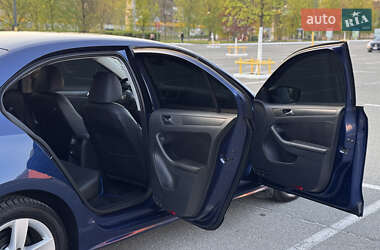 Седан Volkswagen Jetta 2011 в 