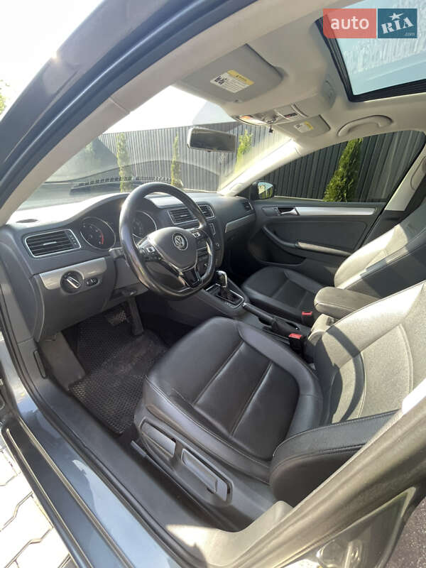 Седан Volkswagen Jetta 2016 в Дніпрі