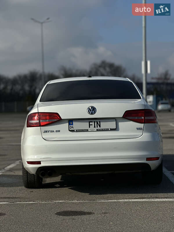 Седан Volkswagen Jetta 2015 в Днепре
