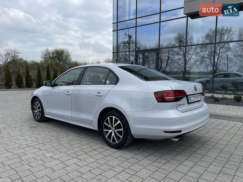 Седан Volkswagen Jetta 2017 в Львові