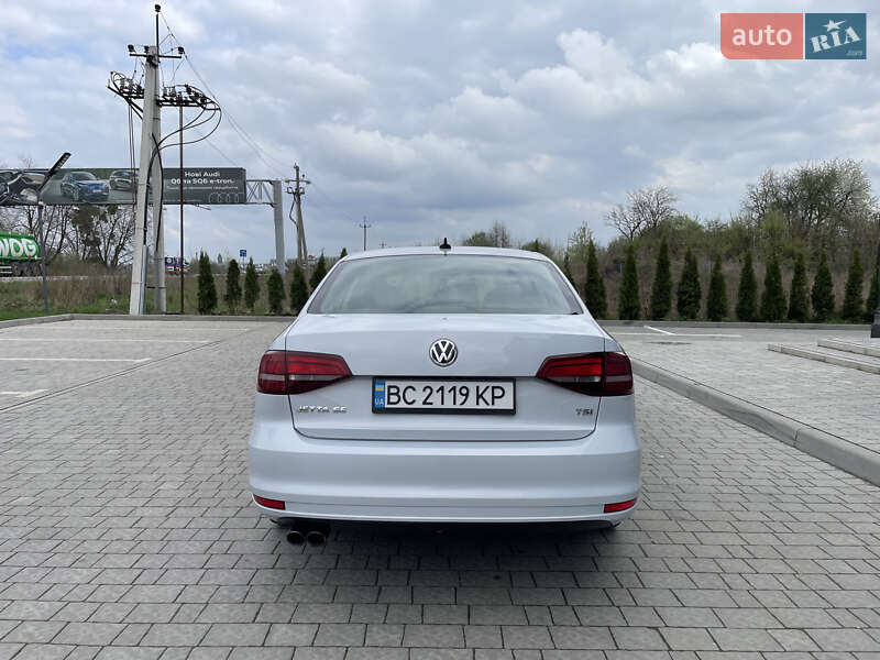 Седан Volkswagen Jetta 2017 в Львові