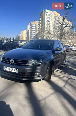 Седан Volkswagen Jetta 2016 в 