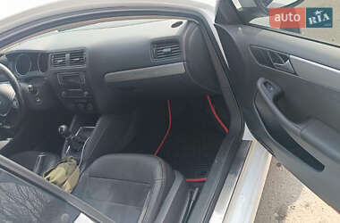 Седан Volkswagen Jetta 2016 в 