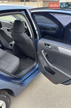 Седан Volkswagen Jetta 2015 в 