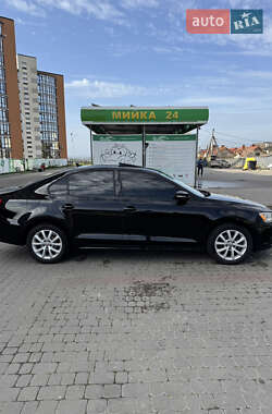 Седан Volkswagen Jetta 2011 в 