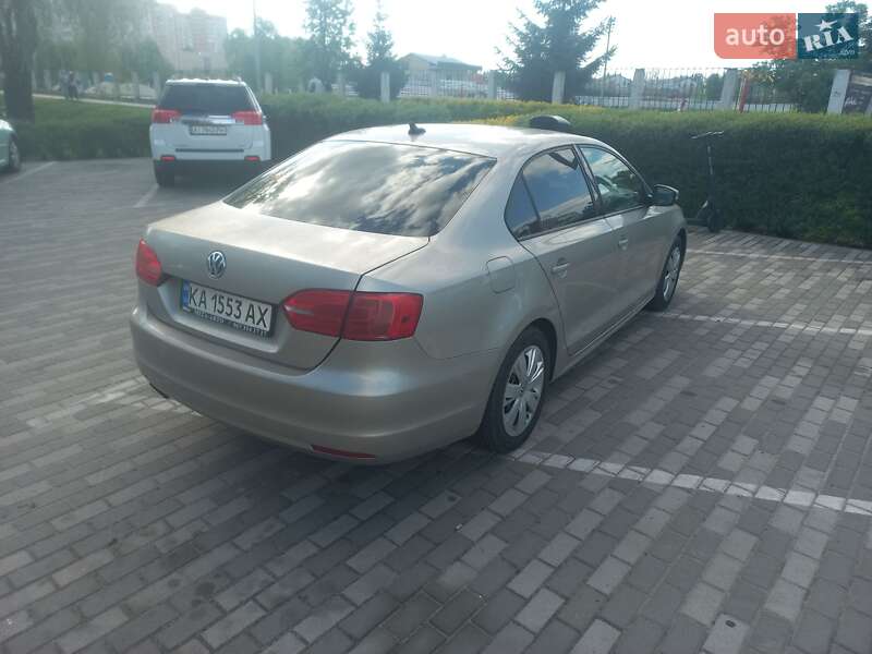 Седан Volkswagen Jetta 2014 в Києві