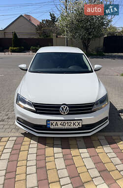 Седан Volkswagen Jetta 2016 в 