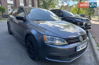Седан Volkswagen Jetta 2012 в 