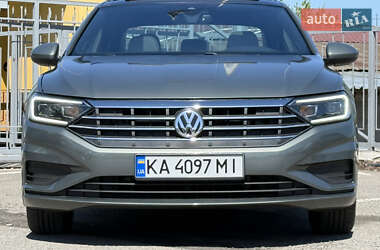 Седан Volkswagen Jetta 2019 в 