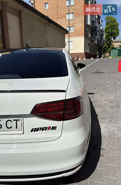 Седан Volkswagen Jetta 2014 в 