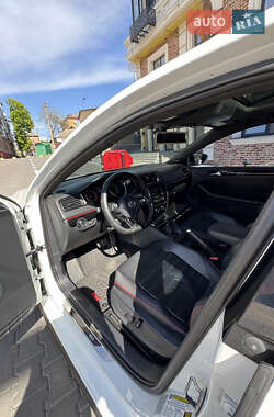 Седан Volkswagen Jetta 2014 в 