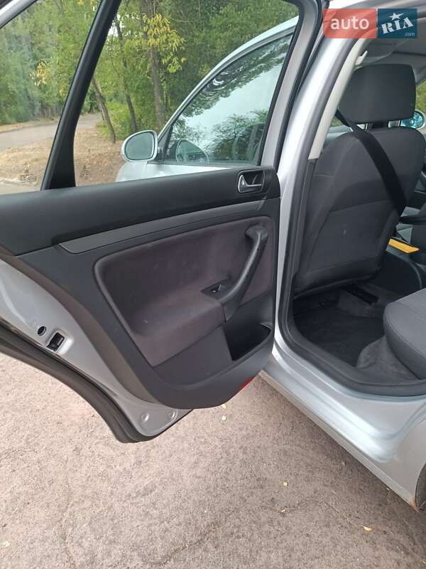 Седан Volkswagen Jetta 2005 в Верхньодніпровську