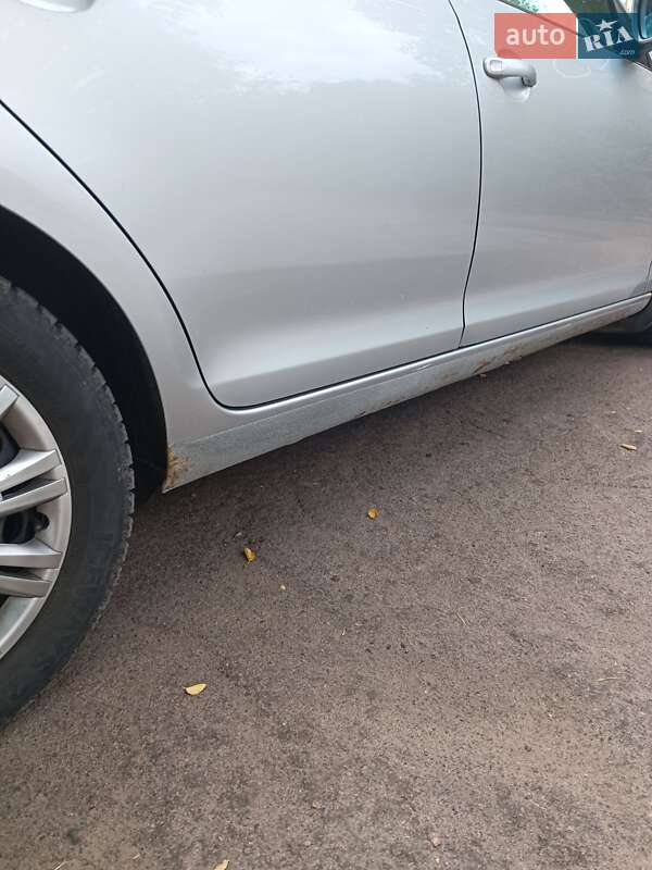 Седан Volkswagen Jetta 2005 в Верхньодніпровську