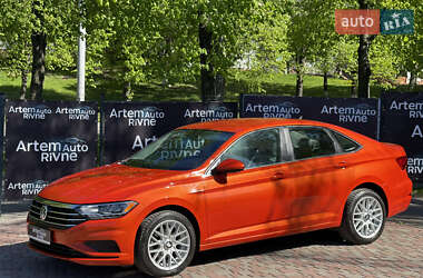 Седан Volkswagen Jetta 2019 в 
