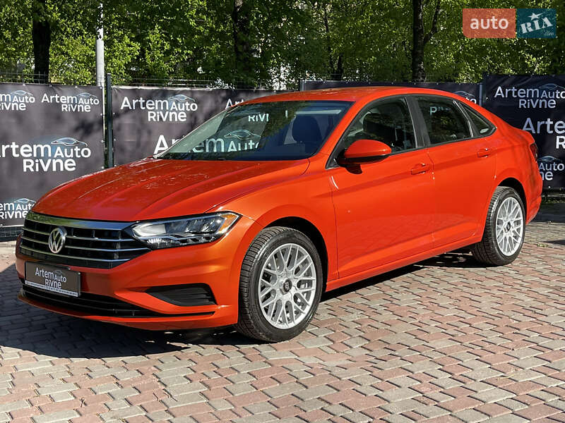 Седан Volkswagen Jetta 2019 в 