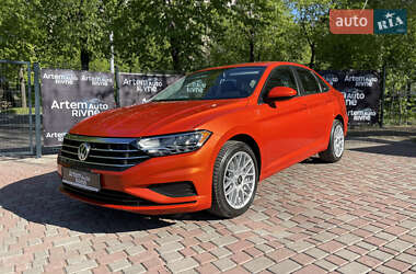 Седан Volkswagen Jetta 2019 в 