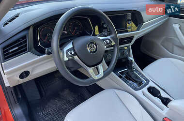 Седан Volkswagen Jetta 2019 в 